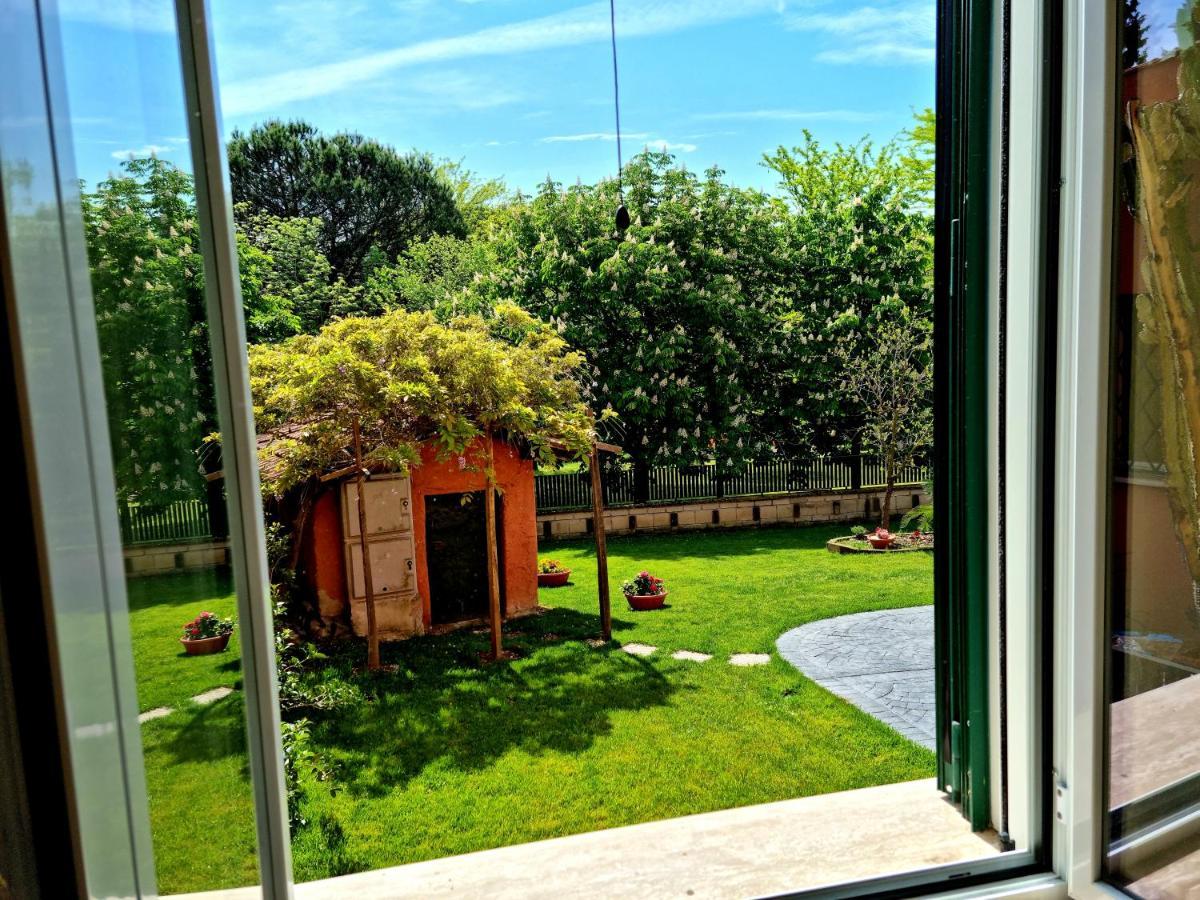 Il Casale Nel Parco Guesthouse Róma Kültér fotó